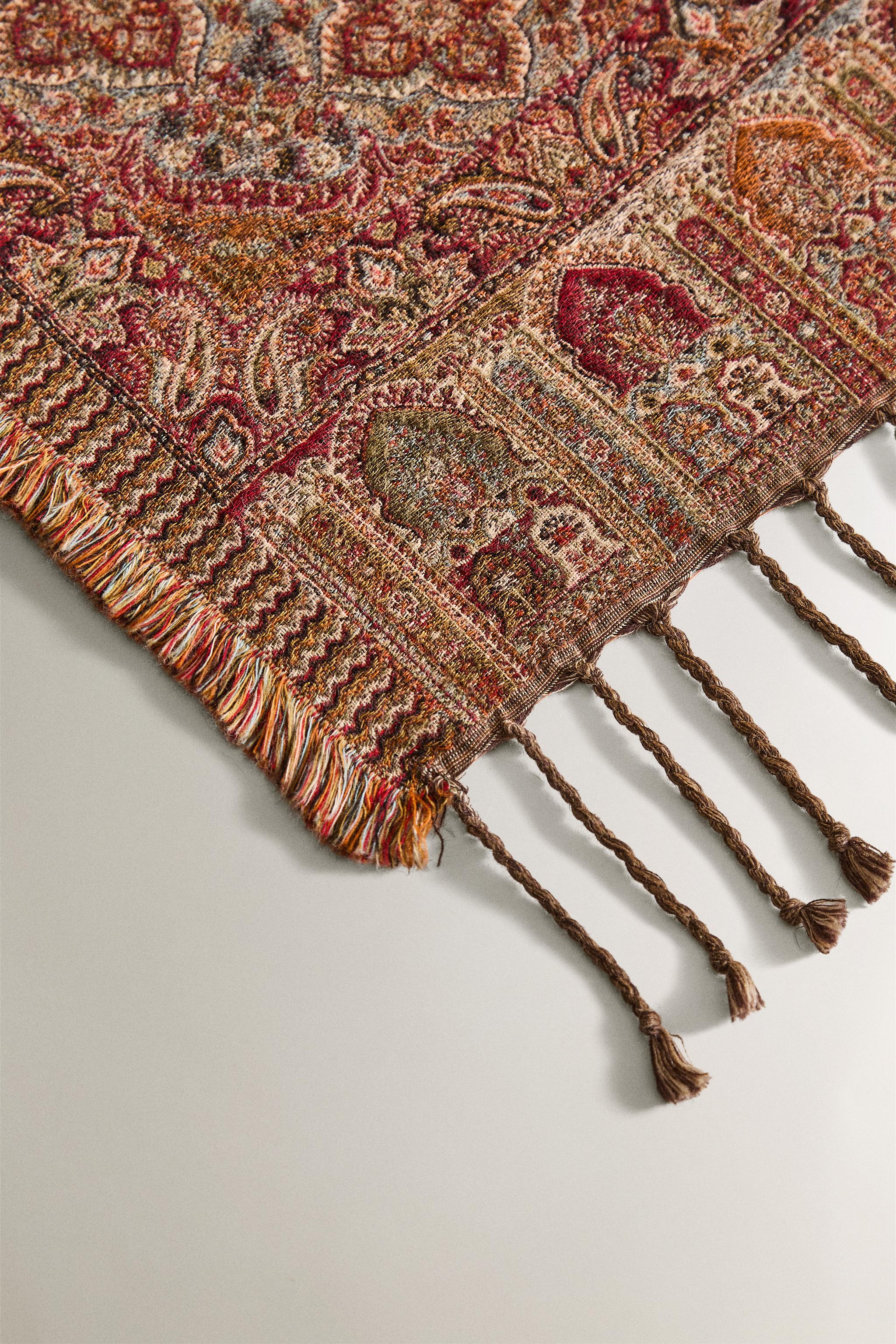 PAISLEY JACQUARD BLANKET